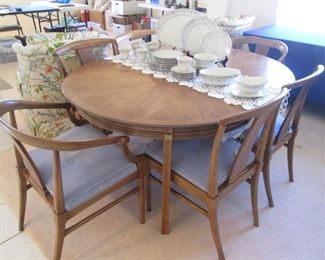 MCM 48" Round Dining Table/6-Chairs with 2-12" Leaves by Thomasville