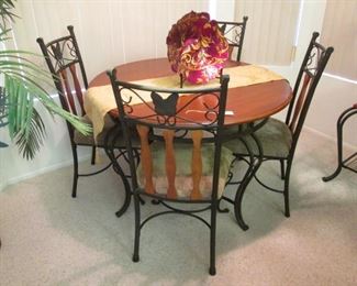 48" Dinette Set with Butterfly Motif