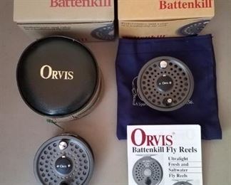 Still in boxes. Never used. Orvis Battenkill Disc Fly 5/6 Reel #1967-61, PLUS an extra #1967-62 spool and ORVIS fly wallet.