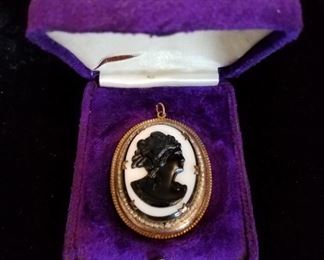 Vintage glass & faux pearl cameo brooch