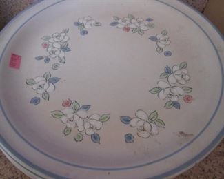 Chantilly Stoneware "Fleur de Lune"