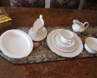 Spode Fine China Set "Nordic" with Platinum Band