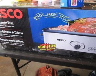 Nesco 18 Qt. Electric Roaster Oven in Box