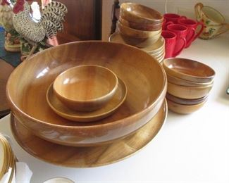 Very Special Set! Oregon Myrtlewood Large Salad Bowl, Lazy Susan, 10-Bowls & 10-Plates. Dated 1972