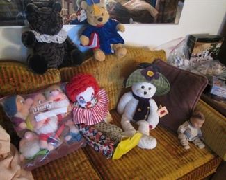 7 Dwarfs, Pooh Bear, Clowns & many other Varieties