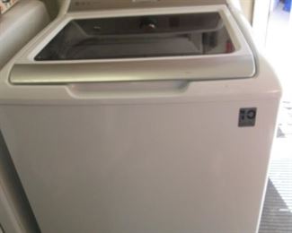 GE Washing Machine, Energy Saver, 4 Months Old!
