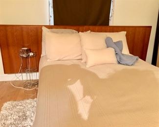 Matching oversized head board