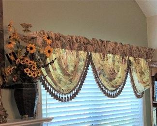 Home décor, Curtains