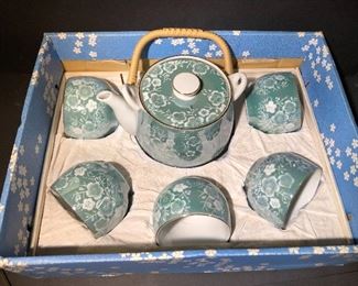 Tea Pot set with 5 cups