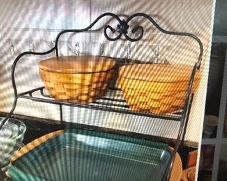 Longaberger wrought iron stable or wall shelf brownie basket with rubber liner and Pyrex insert 