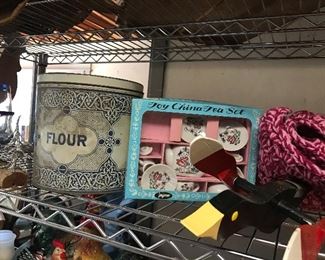 Metal flour tine and other items 