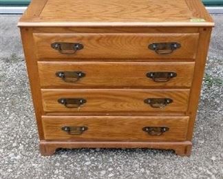 DRESSER