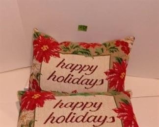 HOLIDAY THROW PILLOWS