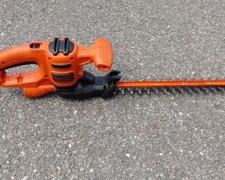 HEDGE TRIMMER