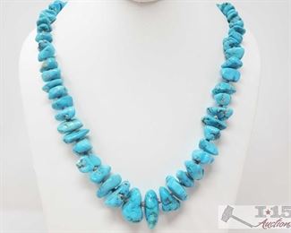 308:
Turquoise Necklace, 157.3g
Turquoise Necklace weighs approx 157.3g measures approx from 28" to 32"