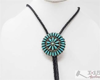 309:
Sterling Silver with Turquoise Bolo Tie, 28.4g
Sterling Silver with Turquoise Bolo Tie weighs approx 28.4 measures 318"
Metal Type: Sterling Silver
Gemstones: Turquoise