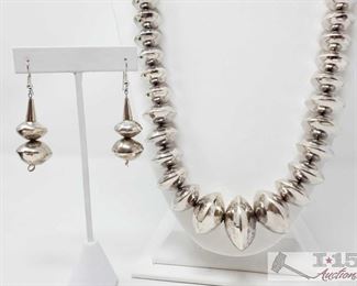 319:
Striking Navajo Handmade Sterling Silver Chunky Beaded Necklace measures approx. 32"
Striking Navajo Handmade Sterling Silver Chunky Beaded Necklace weighs 179.5g measures approx 32"
Metal Type: Sterling Silver
Low Estimate: 700.00
High Estimate: 1200.00