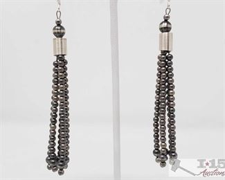 332
Beautiful Navajo Sterling Silver Tassel Dangle Earrings, 10g
These beautiful Navajo Sterling Silver dangle earrings are hand made and measure to 3 1/2 inches in length.
weighs approx 10g