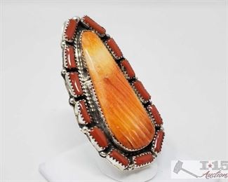 333:
Native American Sterling Silver Navajo Handmade Spiny and Coral Ring with Artist Mark Size 7 22.4g
Native American Sterling Silver Navajo Handmade Spiny and Coral Ring
Weighs approx 22.4g, approx size 7
Metal Type: Sterling Silver
Gemstones: Coral
Low Estimate: 300.00
High Estimate: 500.00