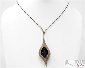 351:"
Sterling silver necklace weighs approx 27.4g measures approx. 15"
Sterling silver necklace weighs approx 27.4g measures approx. 15"