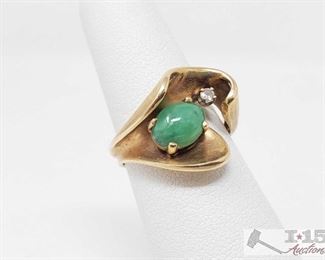 512: 14k Gold Ring with Diamond and Jade
14k Gold Ring with Diamond and Jade weighs approx 5.7g size approx 6
