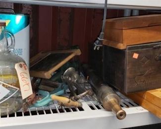 6617: Various vintage hand tools, wooden boxes, oil can, and 1 gallon water bottle
Various vintage hand tools, wooden boxes, oil can, and 1 gallon water bottle