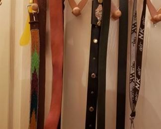 8630:
Andrew Marc, Michael Kors, Ralph Lauren and Other Assorted Belts
NIIICE designer women’s belts including a black leather reversible Michael Kors, Andrew Marc, Ralph Lauren and Other Assorted Belts. Sizes are Small and Medium