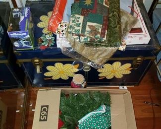 8904:
Trunk and Box Full of Christmas Decorations
This is a FANTASTIC Christmas lot! Full of new and like-new items including decorations, hand towels, garland, gift bags, tags, and wrap… best part of all is the awesome vintage style trunk that most of these items are loaded in! Great lot for the holidays!