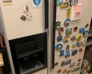 8950: Magnet collection
EVERYONE needs refrigerator magnets!! This lot is a huge mixed bag of magnetic keepsakes and novelties meant to be displayed on your refrigerator!