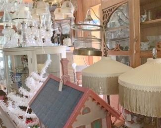 Doll house and more lamps