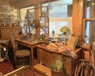 Oak table, oak dresser and lowboy, more lamps