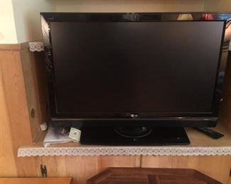 Large flat screen LG tv
