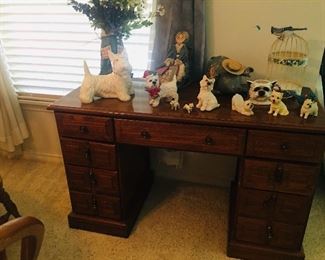 Wood desk & decor, figurines