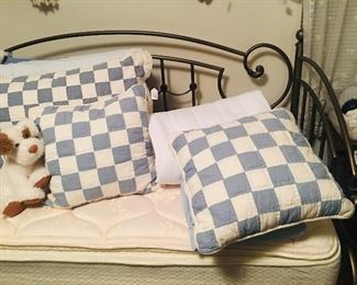 Day bed details