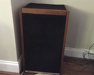        ONE OF TWO BOSE 601 SERIES SPEAKERS