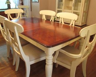 Beautiful DR Table - with matching cabinet