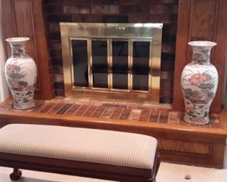 Large Asian vases, no cracks or chips (2).