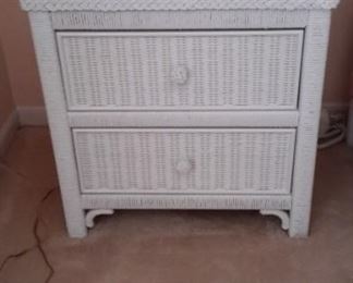 7 Piece Henry Link Quality White Wicker bedroom set with glass tops. Featuring Kingsize headboard, two night stands, dresser and mirror, vanity and mirror. Excellent condition!