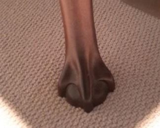 Beautiful office desk with glass topper and one drawer.