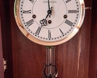 Stunning Ethan Allen wall clock, battery operated, like new condition.