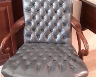 Ethan Allen Tufted Blue/Gray Leather with Nail-Head Trim Swivel Executive office chair in excellent condition!