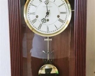 Stunning Ethan Allen pendulum wall clock, battery operated, like new condition.