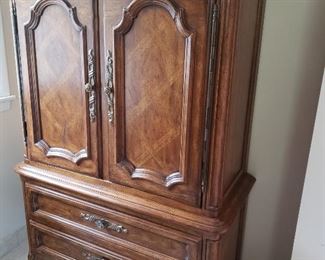 Drexel Tallboy Dresser https://ctbids.com/#!/description/share/212337
