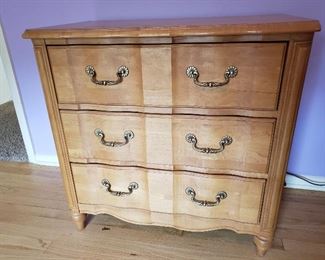 Stanley Furniture Side Table https://ctbids.com/#!/description/share/212332