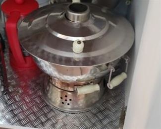 fondue pot
