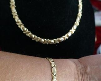 14K Italian gold set heavy, at scrap pricing...WOW!