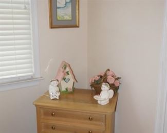 French Country bedroom set,  sunflower accessories