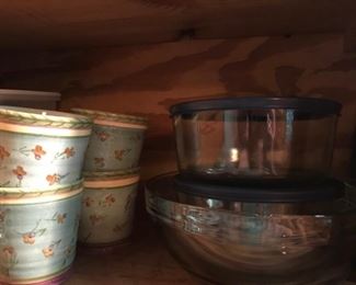 Anchor hocking lidded bowl set, matching mug set