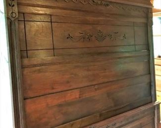 Beautiful carved Eastlake full-size bed w/rails and like-new mattress/box springs
