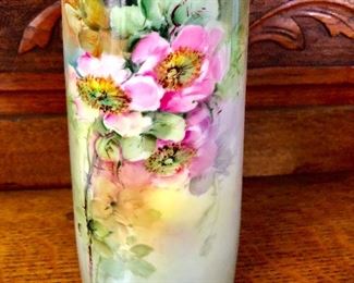 WILLETS BELEEK floral vase, VERY GOOD condition, no cracks/chips/etc. BEAUTIFUL!